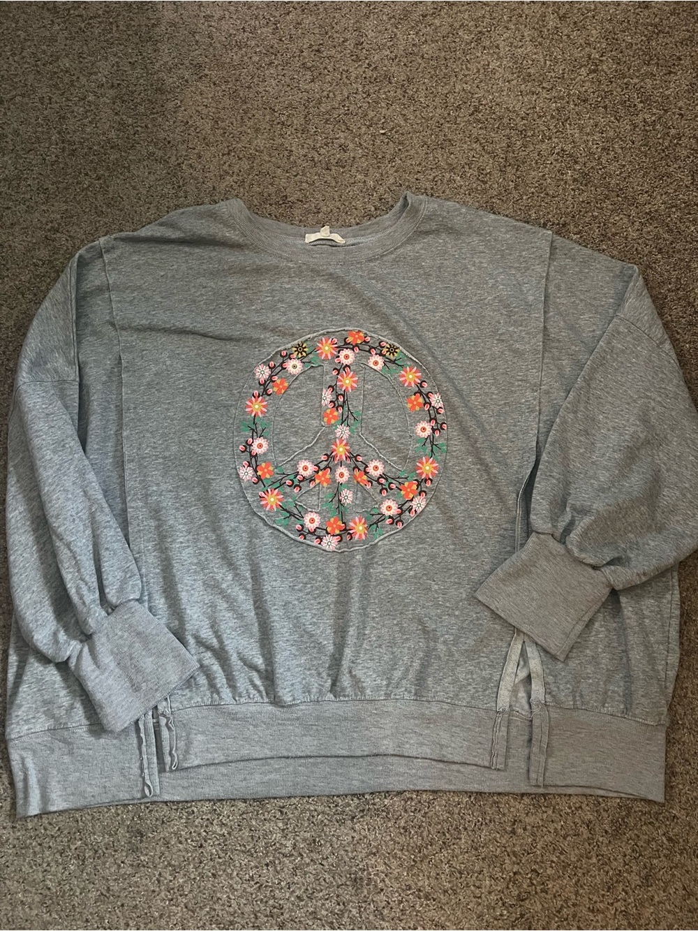 easel Heather Gray Crewneck Sweater with Floral Peace Sign